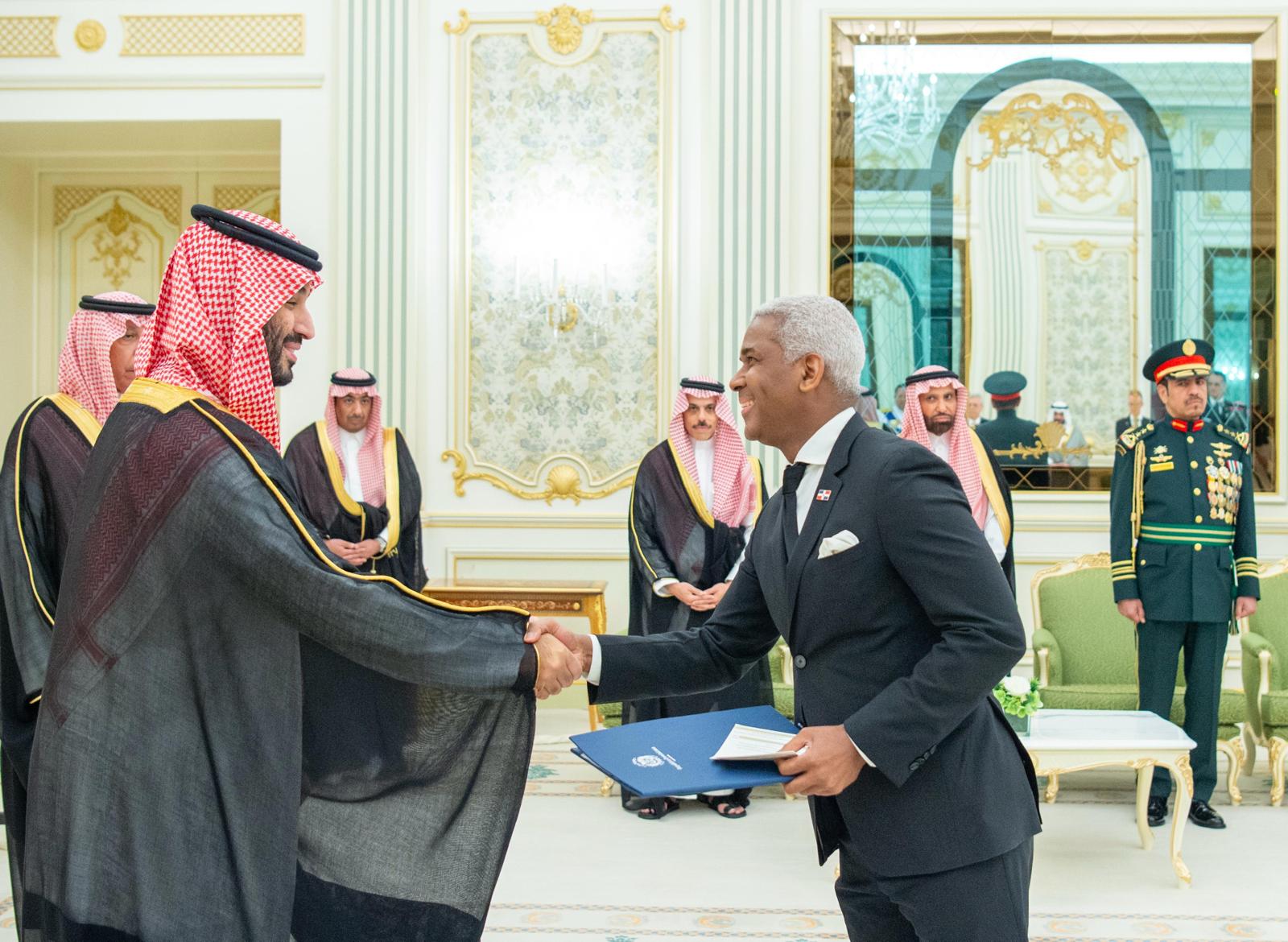 Embajador Rodríguez Durán entrega cartas credenciales al Príncipe Heredero Mohammed bin Salmán de Arabia Saudita Embajador Rodríguez Durán entrega cartas credenciales al Príncipe Heredero Mohammed bin Salmán de Arabia Saudita