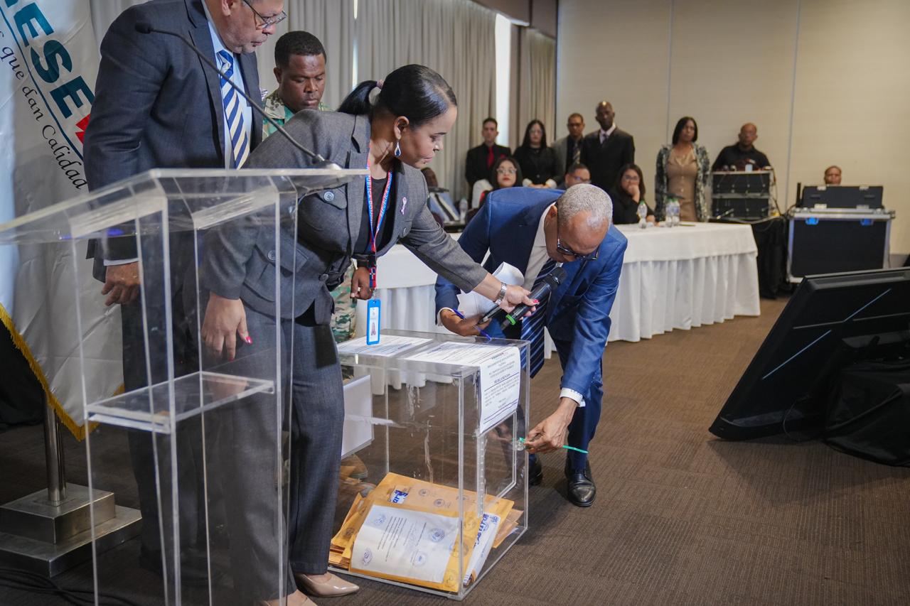 PROMESE/CAL licita RD$1,155 millones en la compra de medicamentos PROMESE/CAL licita RD$1,155 millones en la compra de medicamentos