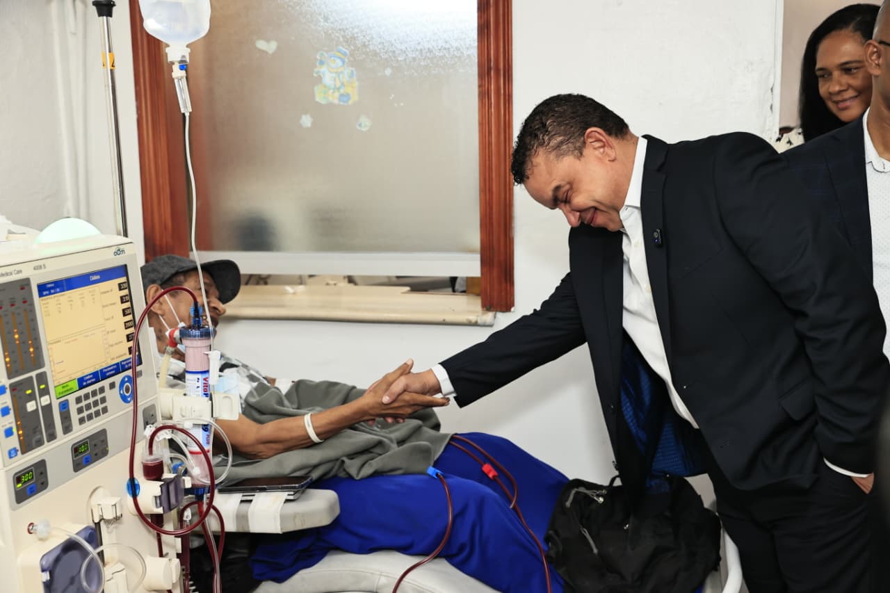 Programas de Diálisis Peritoneal y Nutrición Clínica han beneficiado a decenas de miles de pacientes en la red pública