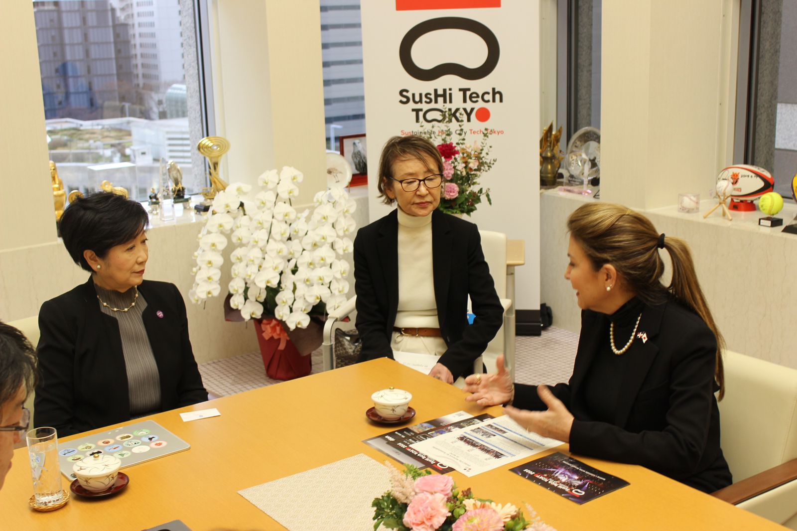 Carolina fortalece relaciones con Japón y plantea cooperación en semiconductores, sostenibilidad y modernización institucional