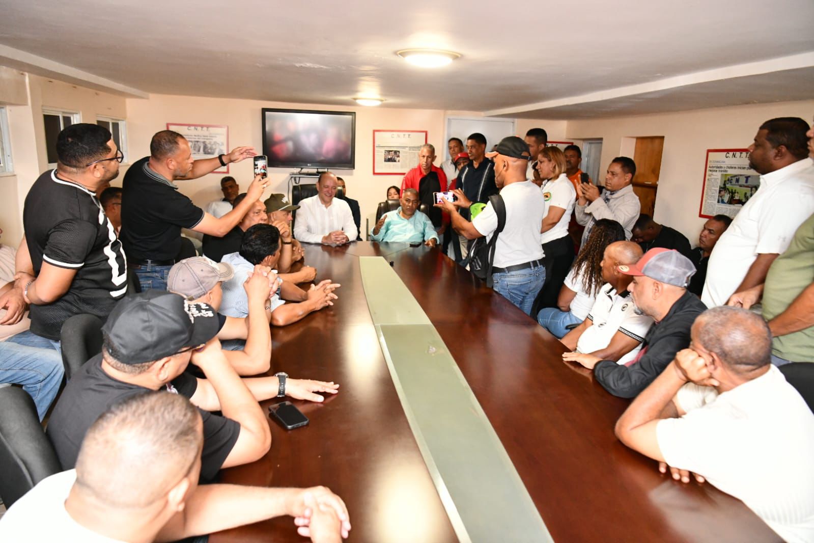 CNTT, Intrant y Alcaldía de Santiago activan mesa permanente y lanzan llamado urgente por Semana Santa