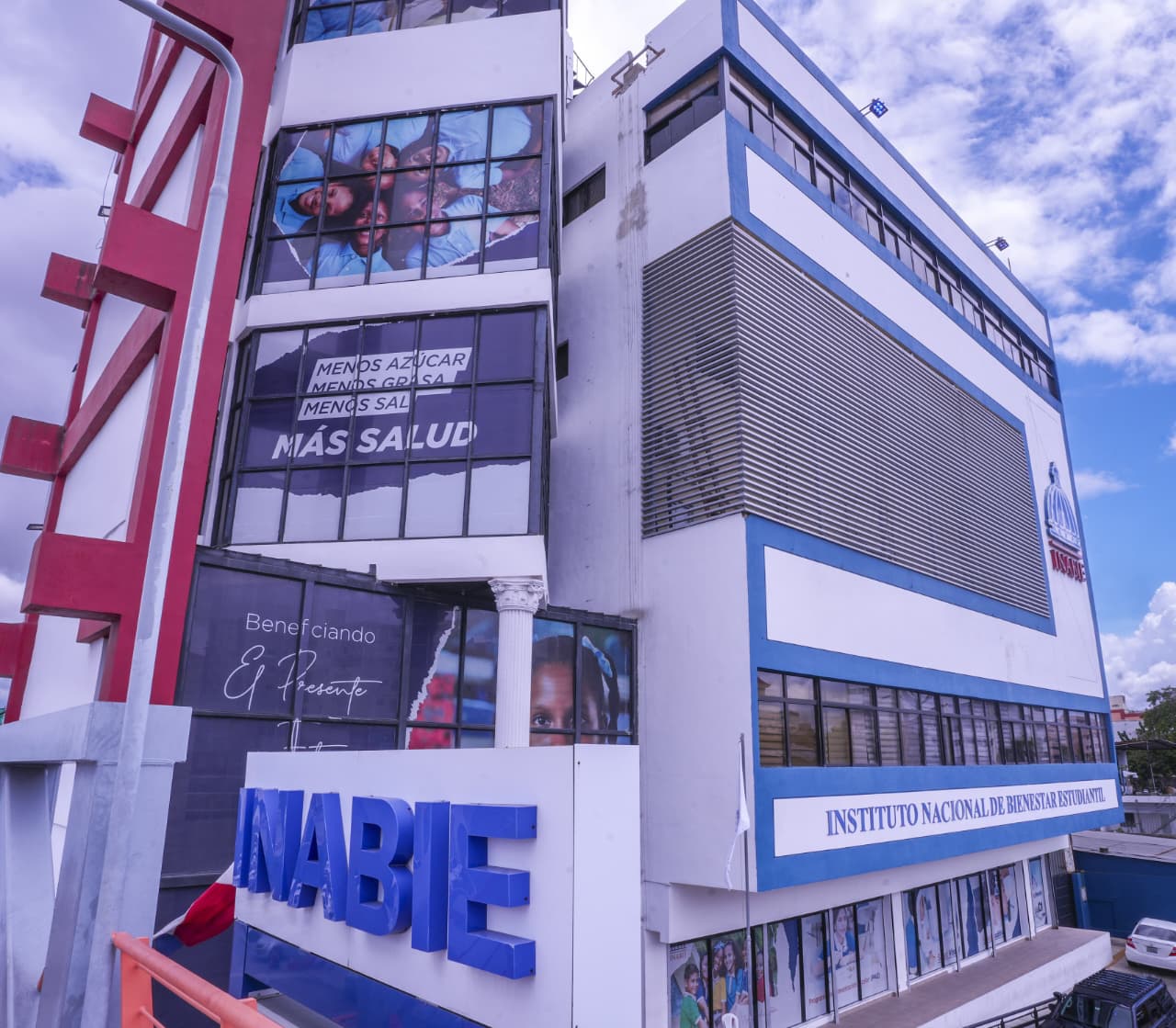 Inabie cancela proceso para la adquisición de gomitas multivitamínicas