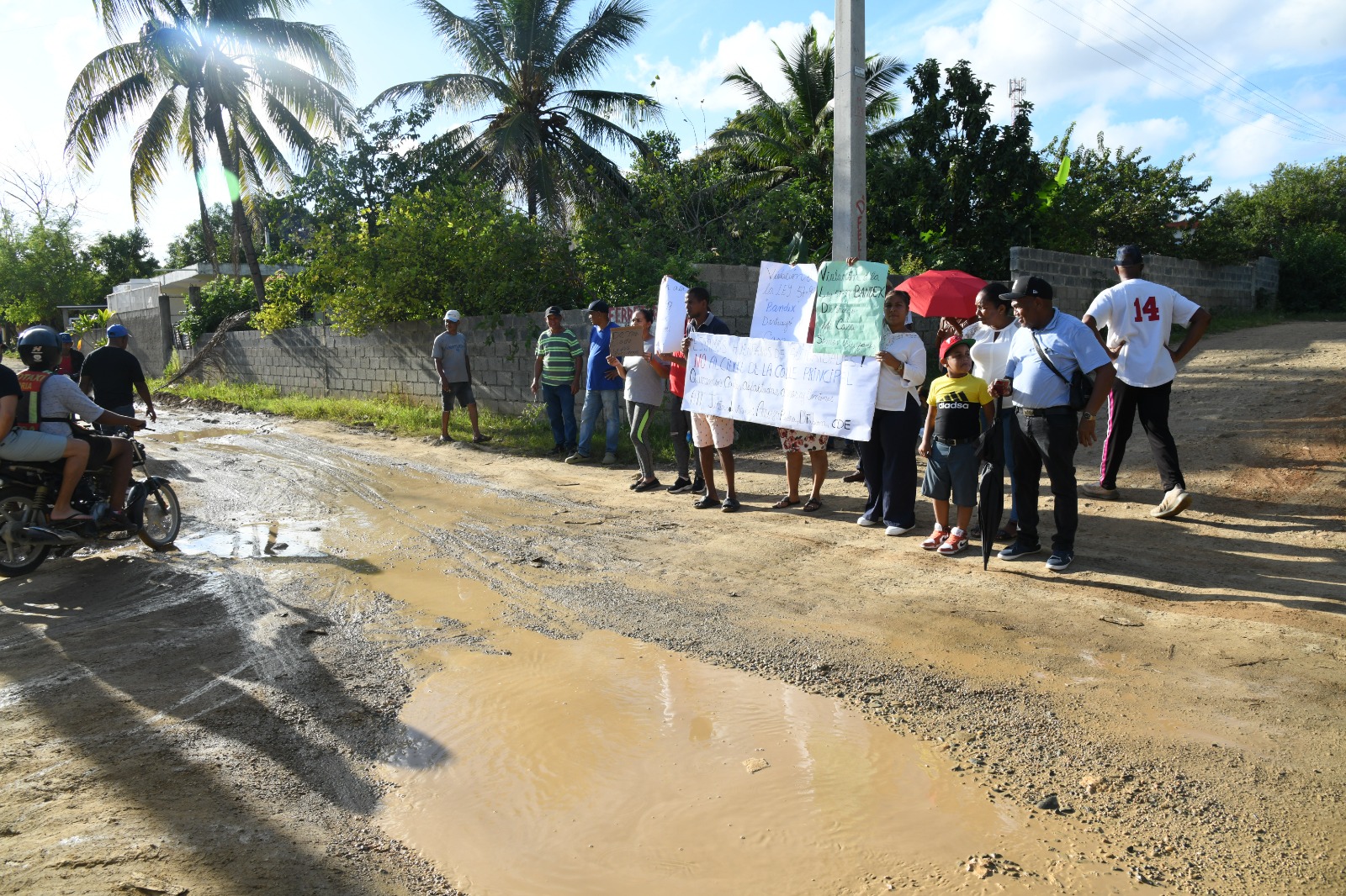 Moradores del Lolita I, Hato Nuevo, con el grito al cielo